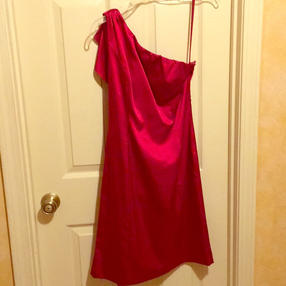 Formal dress with one shoulder